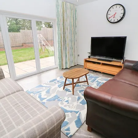 Holiday home 12 Lawnswood Crescent *