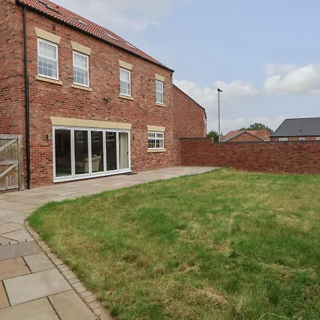 12 Lawnswood Crescent Holiday home Leeds (West Yorkshire)