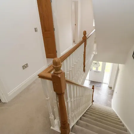 12 Lawnswood Crescent Holiday home *